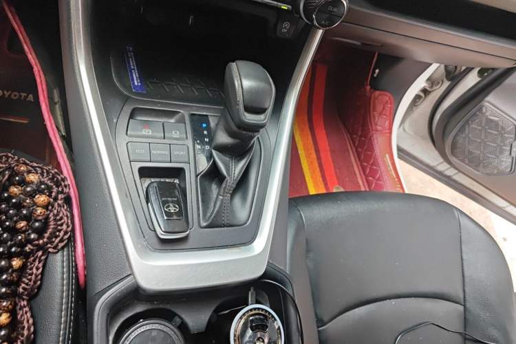 Used Toyota RAV4 2020 2.0L CVT Two-Wheel Drive Fashion Edition Gear Lever