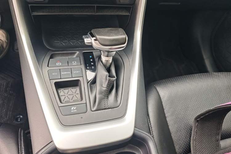 Used Toyota RAV4 2020 Dual-Engine 2.5L E-CVT Two-Wheel Drive Elite Edition Gear Lever
