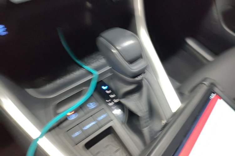 Used Toyota RAV4 2020 2.0L CVT Two-Wheel Drive Urban Edition Gear Lever