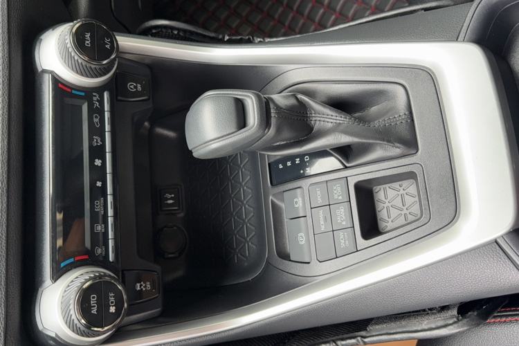 Used Toyota RAV4 2020 2.0L CVT 4x4 Trend Edition Gear Lever