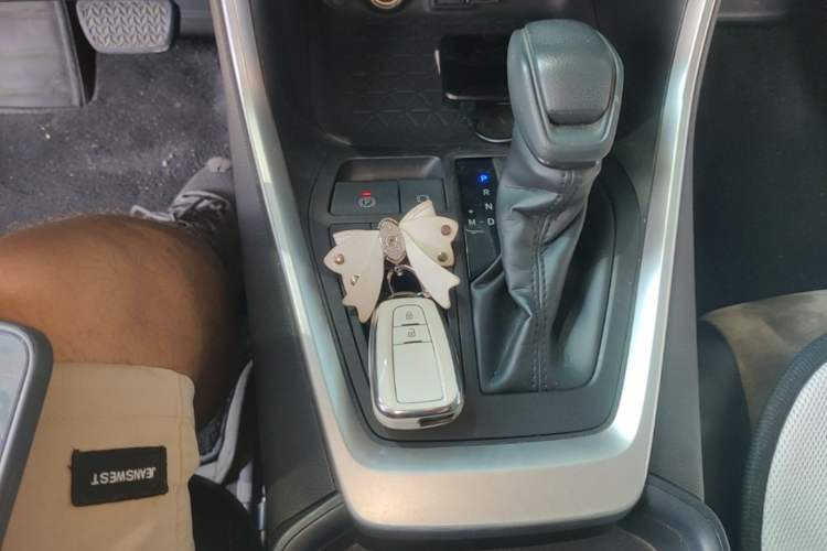 Used Toyota RAV4 2020 2.0L CVT Two-Wheel Drive Fashion Edition Gear Lever