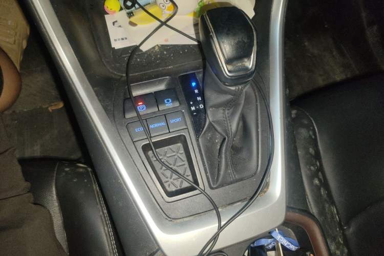 Used Toyota RAV4 2020 2.0L CVT Two-Wheel Drive Fashion PLUS Edition Gear Lever