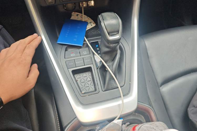 Used Toyota RAV4 2020 2.0L CVT Two-Wheel Drive Fashion PLUS Edition Gear Lever