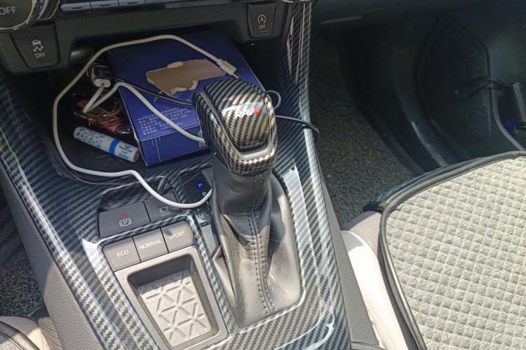 Used Toyota RAV4 2020 2.0L CVT Two-Wheel Drive Fashion Edition Gear Lever