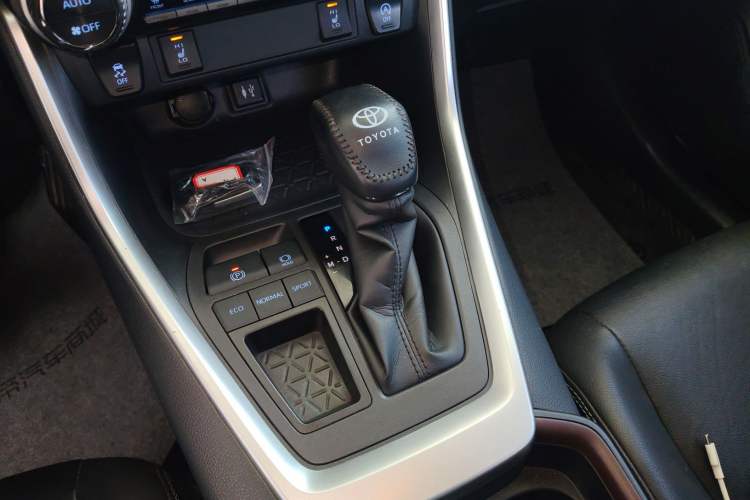 Used Toyota RAV4 2020 2.0L CVT Two-Wheel Drive Fashion PLUS Edition Gear Lever