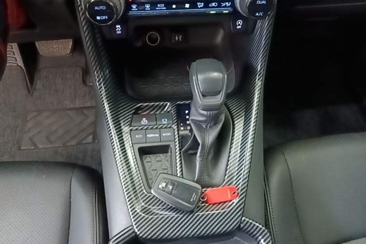 Used Toyota RAV4 2020 2.0L CVT Two-Wheel Drive Fashion Edition Gear Lever