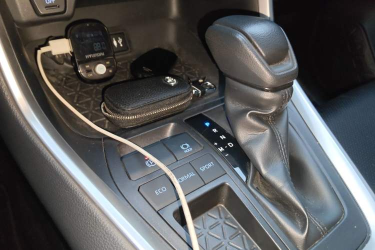 Used Toyota RAV4 2020 2.0L CVT Two-Wheel Drive Fashion Edition Gear Lever