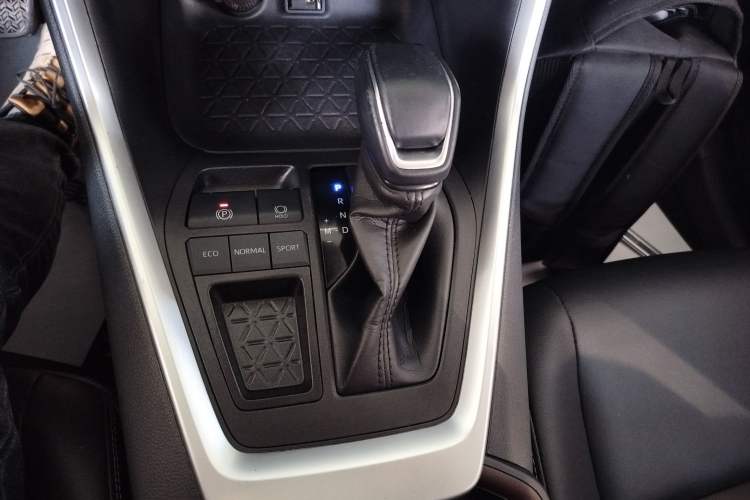 Used Toyota RAV4 2020 2.0L CVT Two-Wheel Drive Fashion PLUS Edition Gear Lever