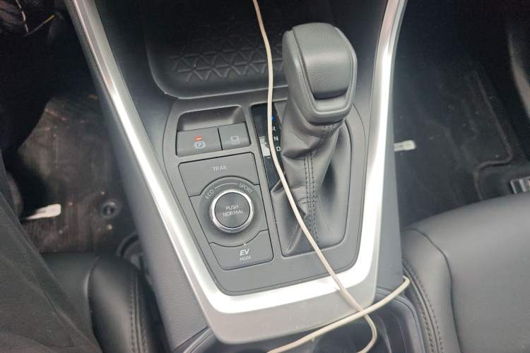 Used Toyota RAV4 2020 Dual-Engine 2.5L E-CVT Four-Wheel Drive Elite Edition Gear Lever