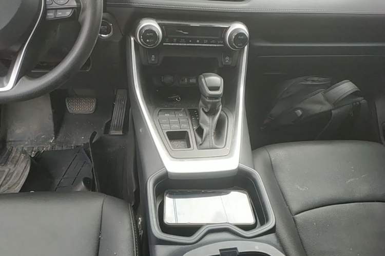 Used Toyota RAV4 2020 2.0L CVT 4x4 Trend Edition Gear Lever