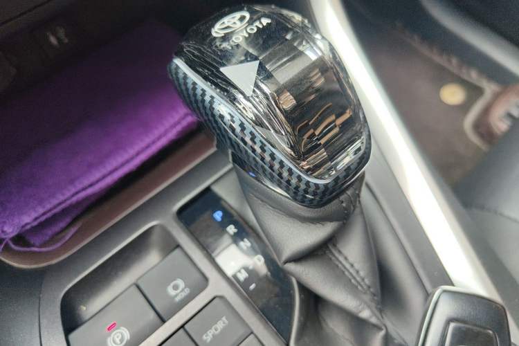 Used Toyota RAV4 2020 2.0L CVT Two-Wheel Drive Prestige Edition Gear Lever