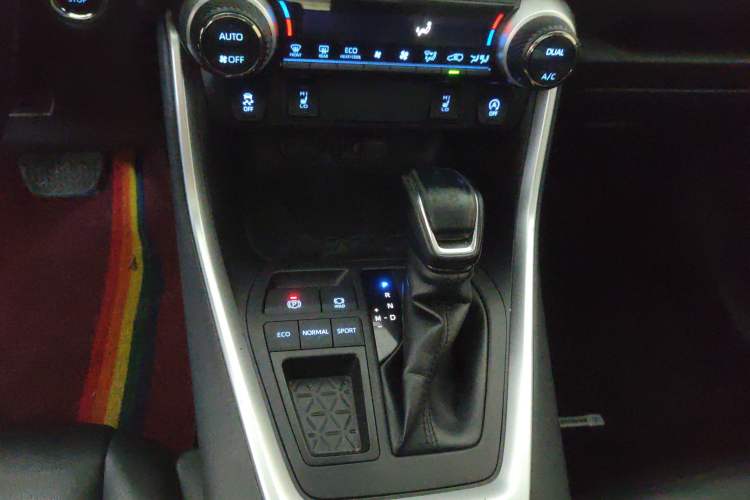 Used Toyota RAV4 2020 2.0L CVT Two-Wheel Drive Fashion PLUS Edition Gear Lever