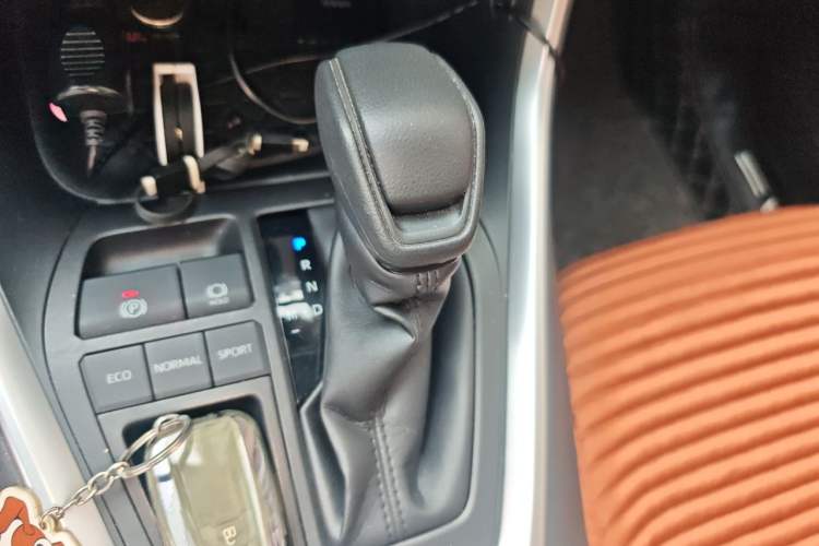 Used Toyota RAV4 2020 2.0L CVT Two-Wheel Drive Fashion Edition Gear Lever