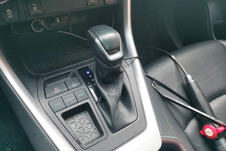 Used Toyota RAV4 2020 2.0L CVT Two-Wheel Drive Fashion PLUS Edition Gear Lever