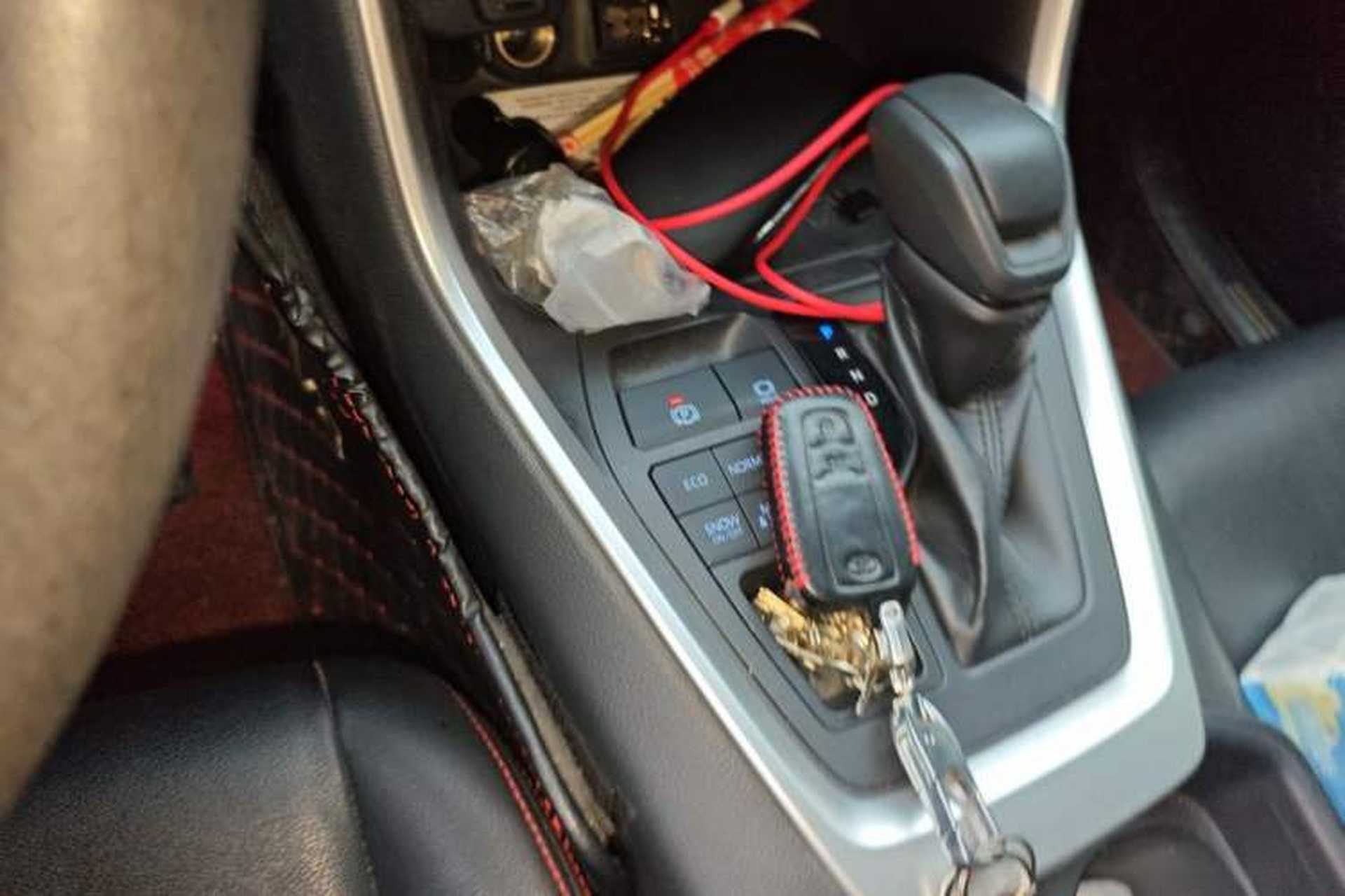 Used Toyota RAV4 2020 2.0L CVT 4x4 Trend Edition Gear Lever