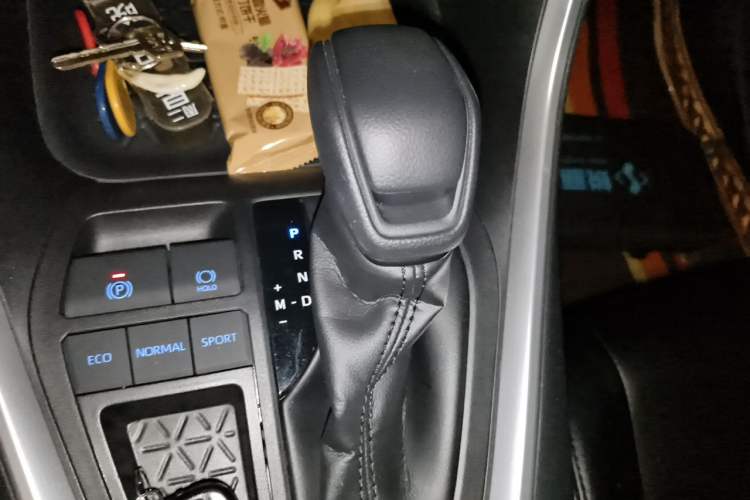 Used Toyota RAV4 2020 2.0L CVT Two-Wheel Drive Fashion Edition Gear Lever