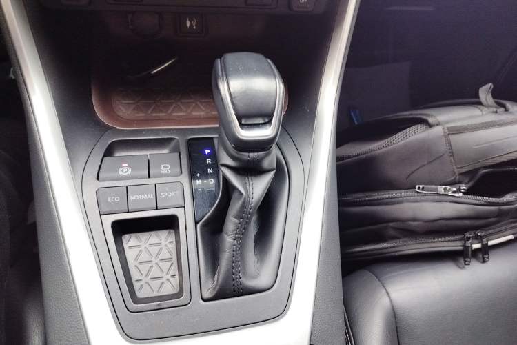 Used Toyota RAV4 2020 2.0L CVT Two-Wheel Drive Prestige Edition Gear Lever