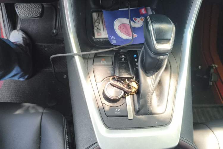 Used Toyota RAV4 2020 Dual-Engine 2.5L E-CVT 4x4 Elite PLUS Edition Gear Lever