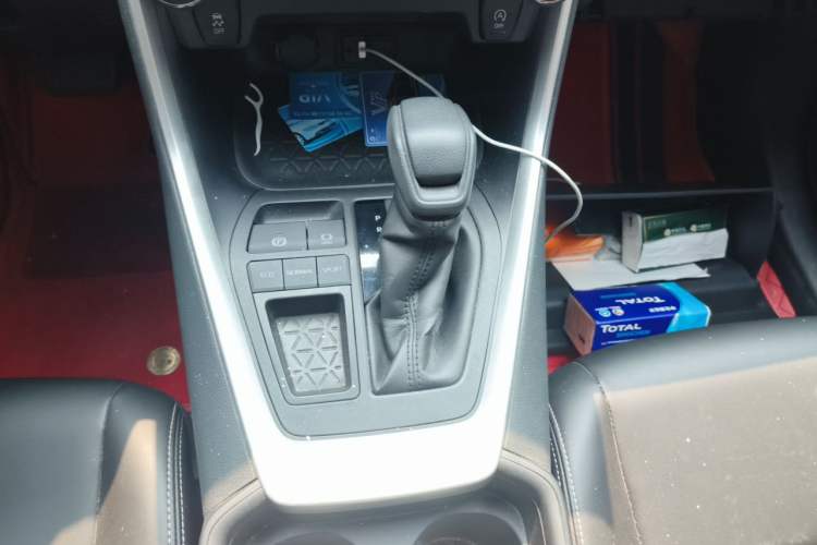 Used Toyota RAV4 2020 2.0L CVT Two-Wheel Drive Fashion Edition Gear Lever