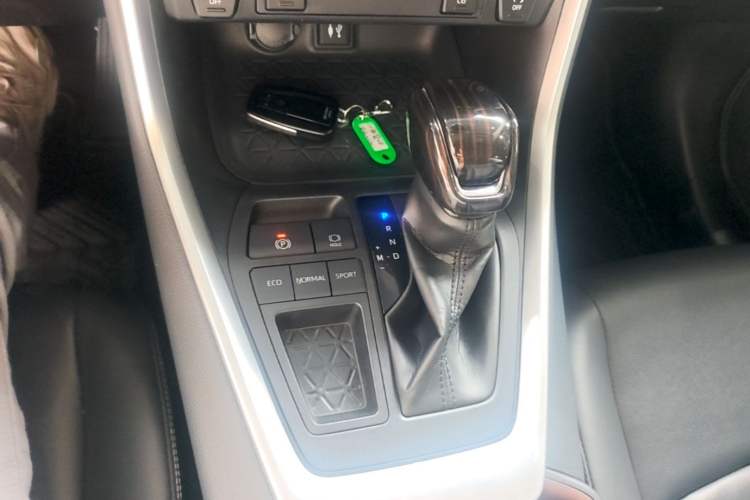 Used Toyota RAV4 2020 2.0L CVT Two-Wheel Drive Fashion PLUS Edition Gear Lever