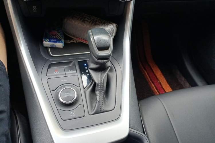 Used Toyota RAV4 2020 Dual-Engine 2.5L E-CVT Four-Wheel Drive Elite Edition Gear Lever