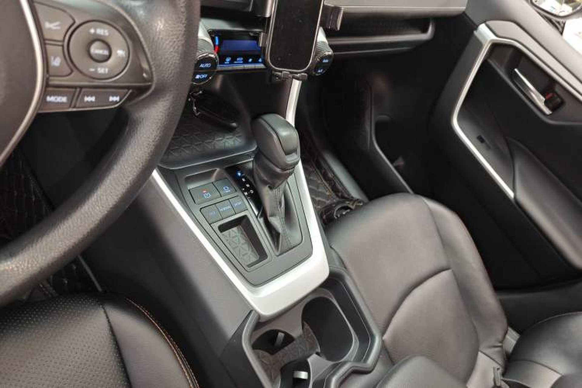 Used Toyota RAV4 2020 2.0L CVT Two-Wheel Drive Fashion Edition Gear Lever