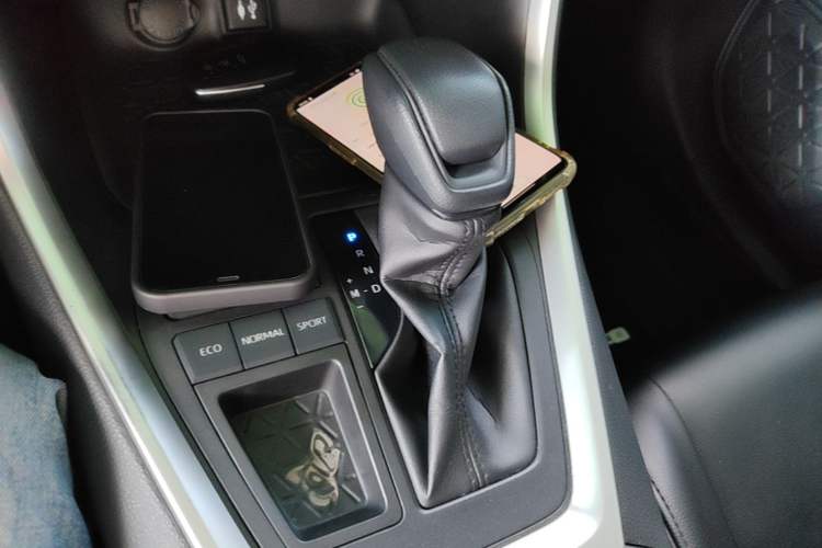 Used Toyota RAV4 2020 2.0L CVT Two-Wheel Drive Fashion Edition Gear Lever