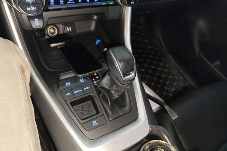 Used Toyota RAV4 2020 Dual-Engine 2.5L E-CVT Two-Wheel Drive Elite Edition Gear Lever