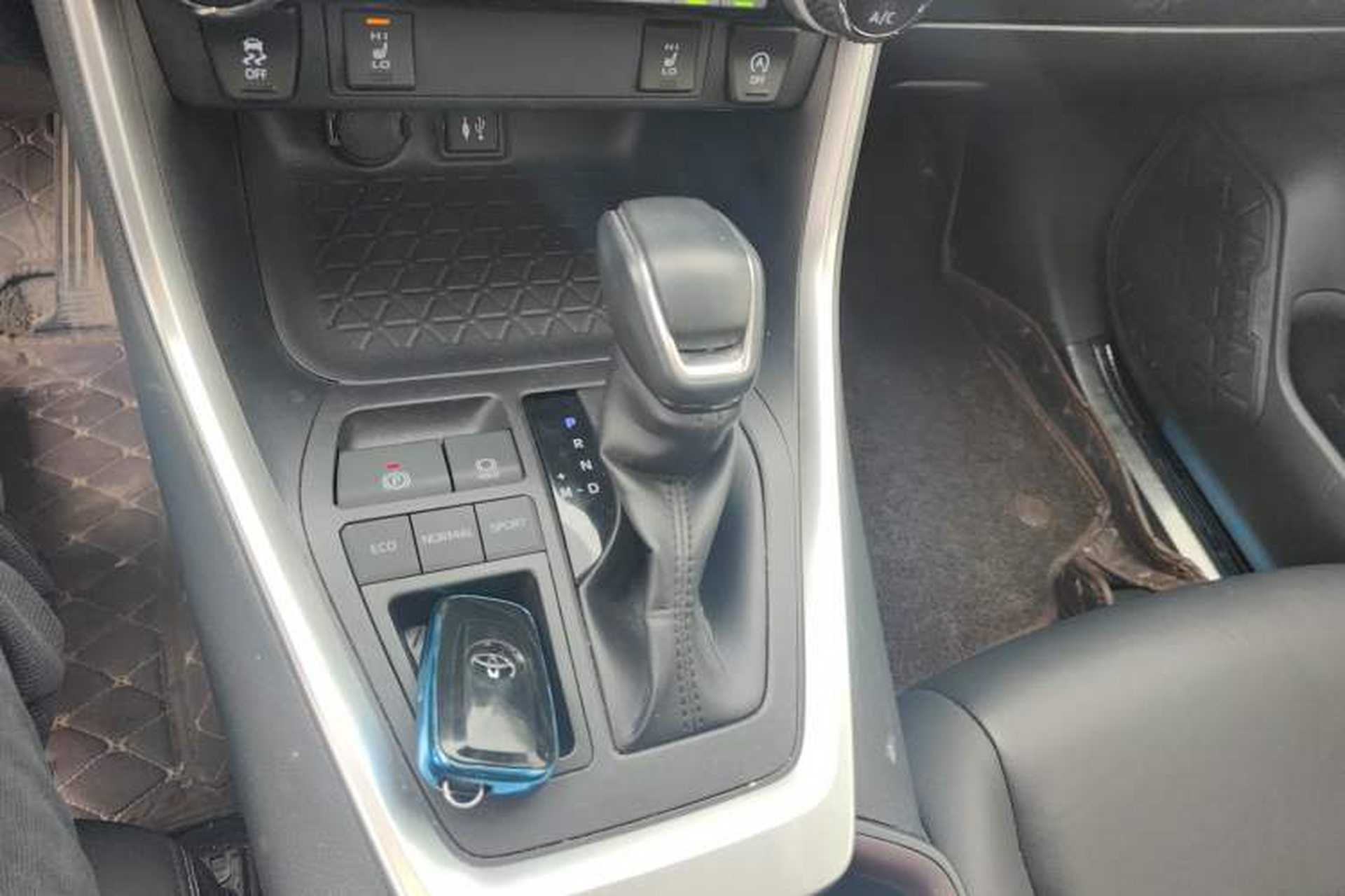 Used Toyota RAV4 2020 2.0L CVT Two-Wheel Drive Fashion PLUS Edition Gear Lever