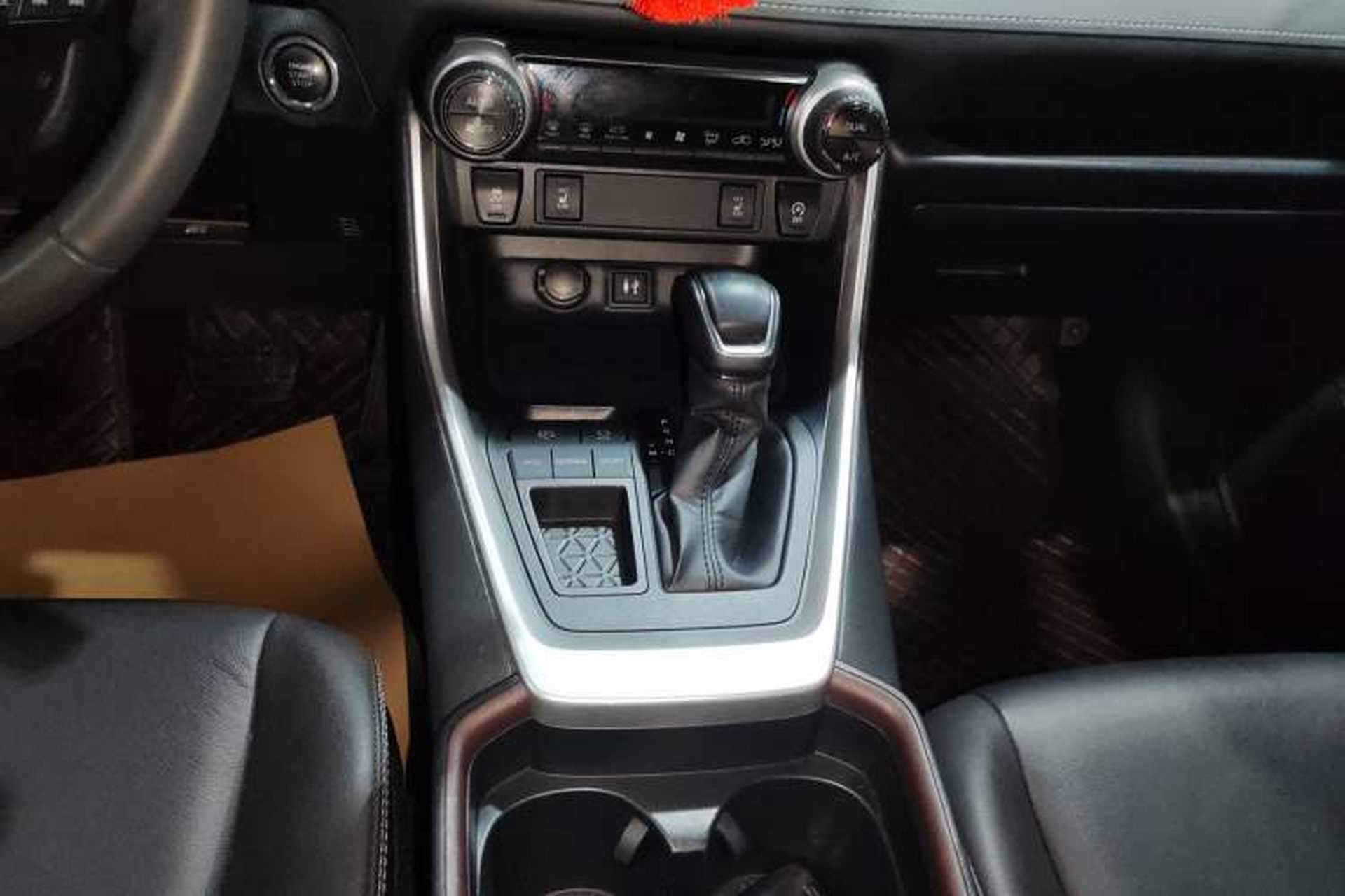 Used Toyota RAV4 2020 2.0L CVT Two-Wheel Drive Fashion PLUS Edition Gear Lever