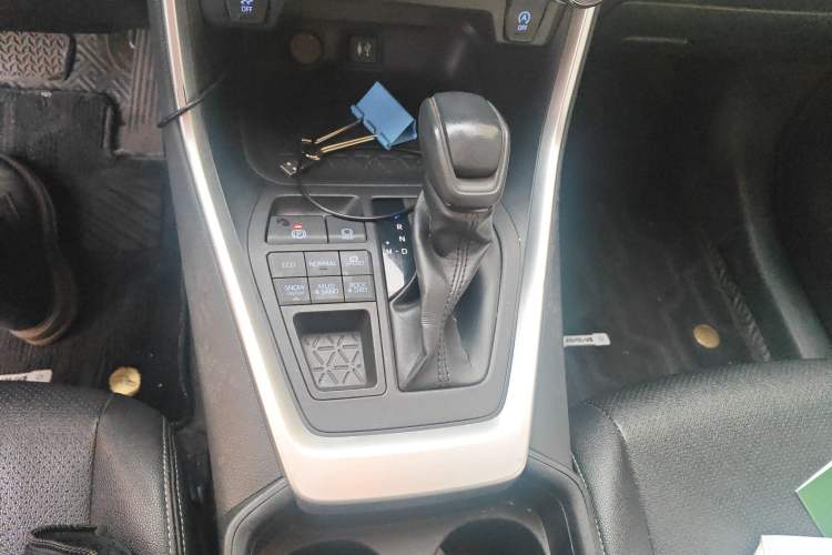 Used Toyota RAV4 2020 2.0L CVT 4x4 Trend Edition Gear Lever