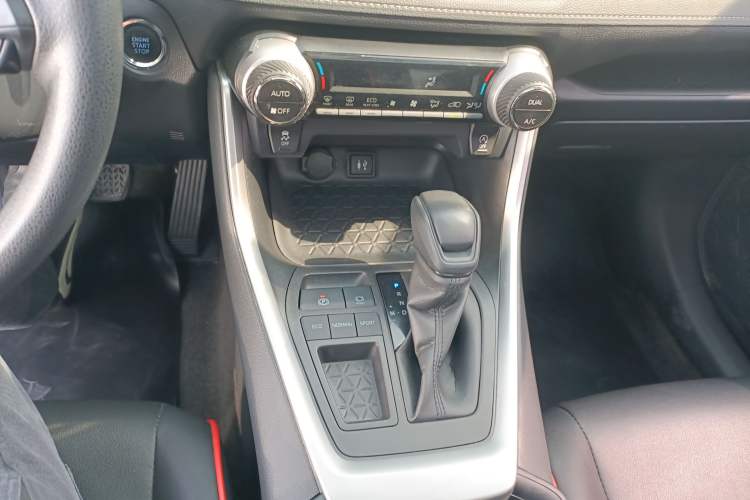 Used Toyota RAV4 2020 2.0L CVT Two-Wheel Drive Fashion Edition Gear Lever