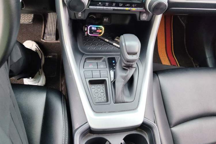 Used Toyota RAV4 2020 2.0L CVT Two-Wheel Drive Urban Edition Gear Lever