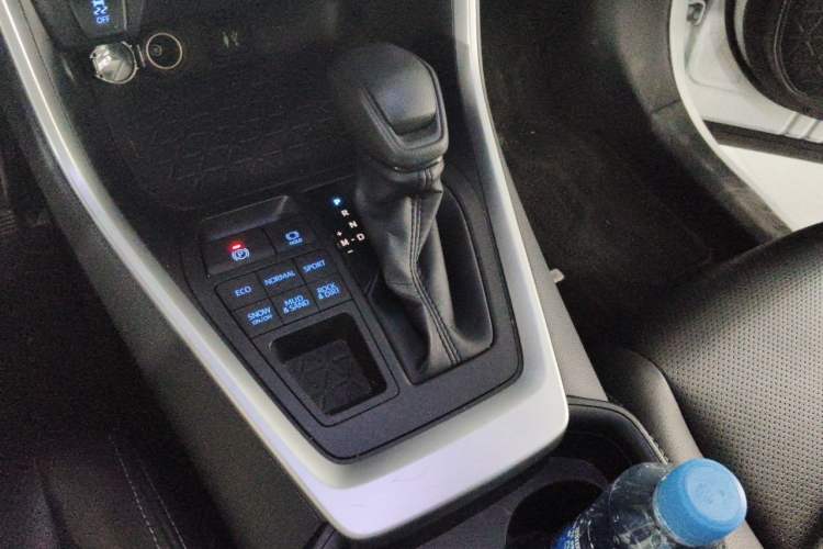 Used Toyota RAV4 2020 2.0L CVT 4x4 Trend Edition Gear Lever