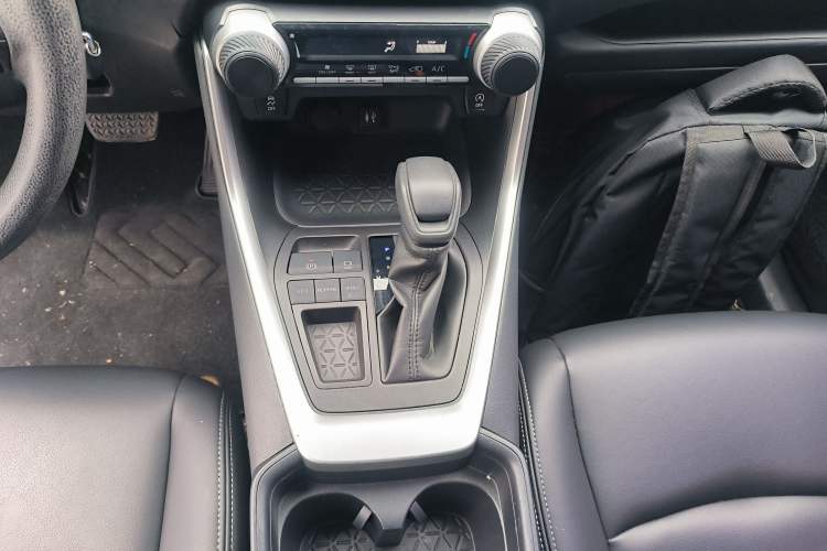 Used Toyota RAV4 2020 2.0L CVT Two-Wheel Drive Urban Edition Gear Lever