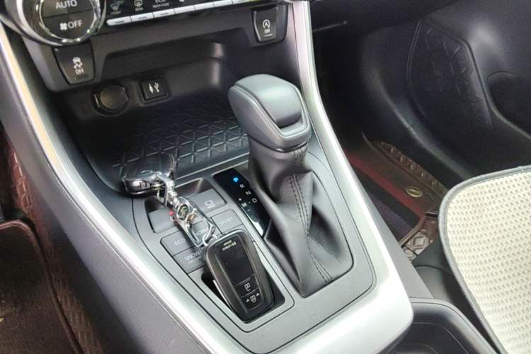 Used Toyota RAV4 2020 2.0L CVT 4x4 Trend Edition Gear Lever