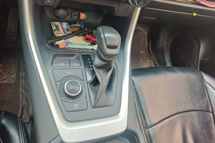 Used Toyota RAV4 2020 Dual-Engine 2.5L E-CVT Four-Wheel Drive Elite Edition Gear Lever