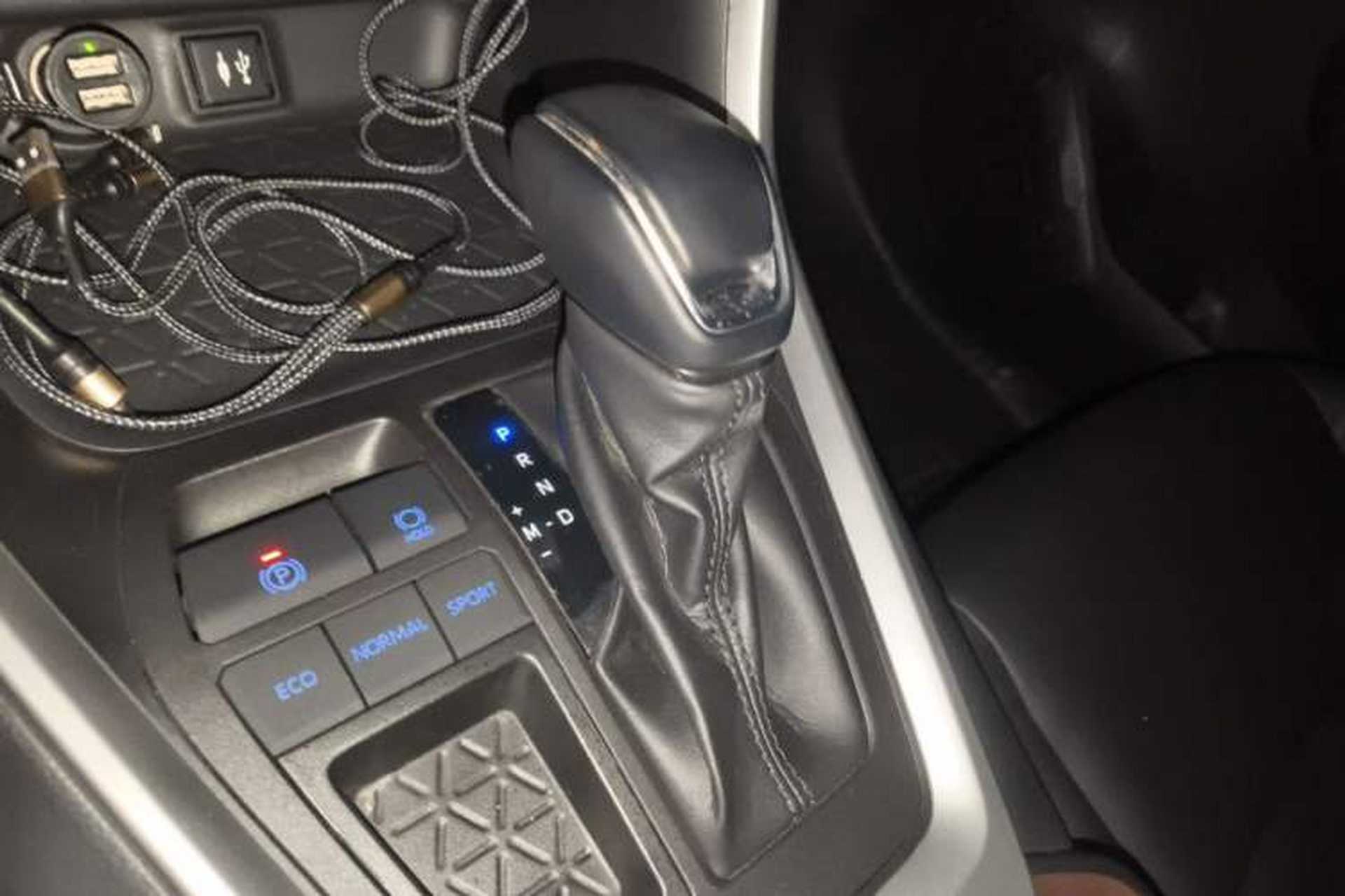 Used Toyota RAV4 2020 2.0L CVT Two-Wheel Drive Fashion PLUS Edition Gear Lever