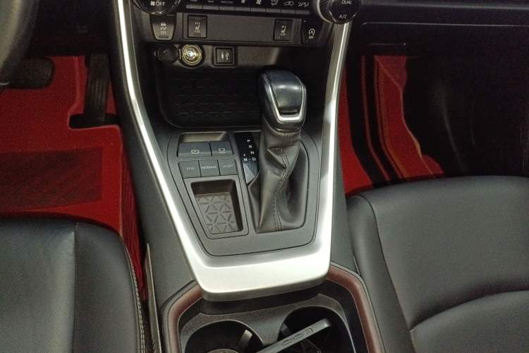Used Toyota RAV4 2020 2.0L CVT Two-Wheel Drive Fashion PLUS Edition Gear Lever