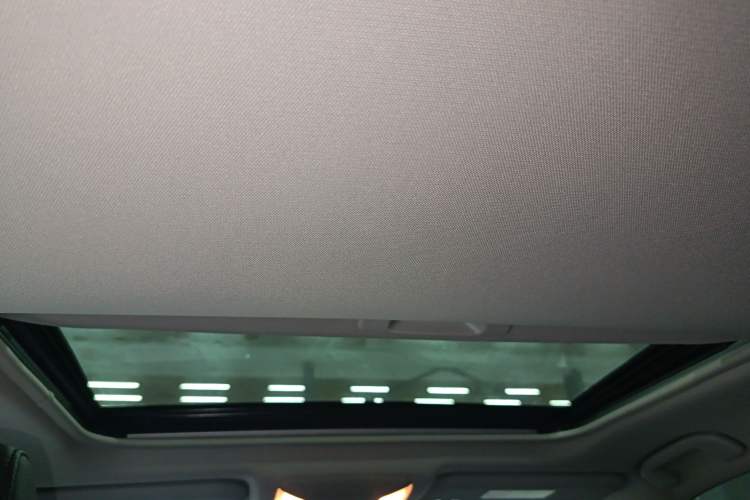 Used Toyota RAV4 2020 2.0L CVT Two-Wheel Drive Fashion Edition Headliner