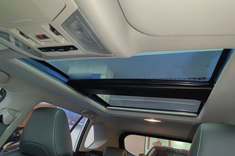 Used Toyota RAV4 2020 2.0L CVT Two-Wheel Drive Prestige Edition Headliner