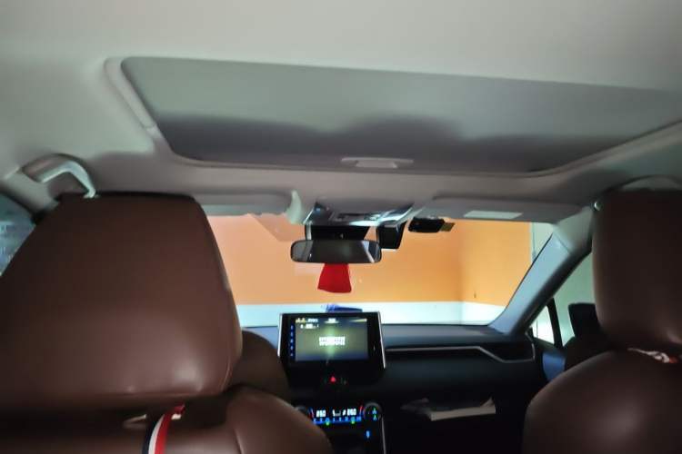Used Toyota RAV4 2020 2.0L CVT Two-Wheel Drive Fashion Edition Headliner