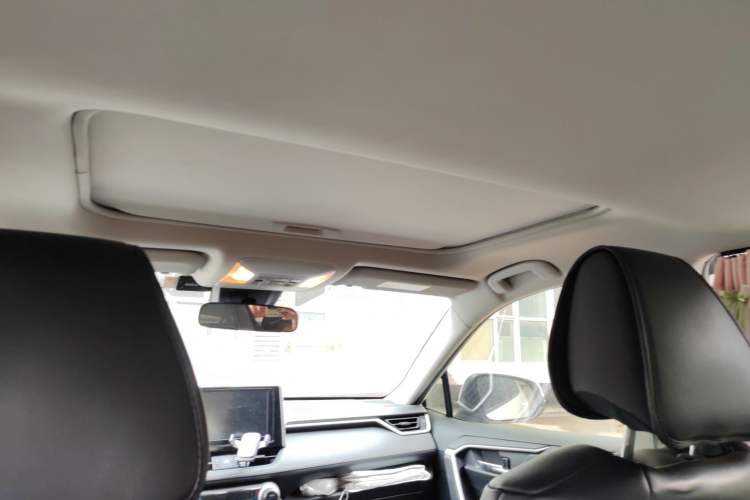 Used Toyota RAV4 2020 2.0L CVT Two-Wheel Drive Fashion Edition Headliner