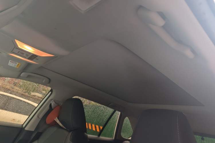 Used Toyota RAV4 2020 2.0L CVT Two-Wheel Drive Prestige Edition Headliner