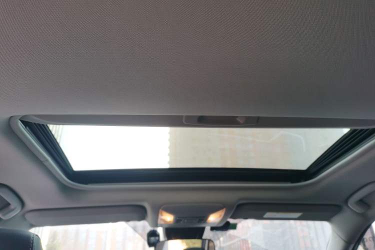 Used Toyota RAV4 2020 2.0L CVT Two-Wheel Drive Fashion PLUS Edition Headliner