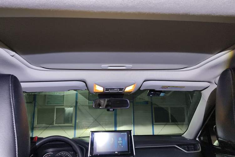 Used Toyota RAV4 2020 2.0L CVT Two-Wheel Drive Fashion Edition Headliner