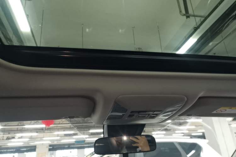 Used Toyota RAV4 2020 2.0L CVT Two-Wheel Drive Fashion PLUS Edition Headliner