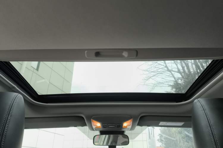 Used Toyota RAV4 2020 2.0L CVT Two-Wheel Drive Fashion Edition Headliner