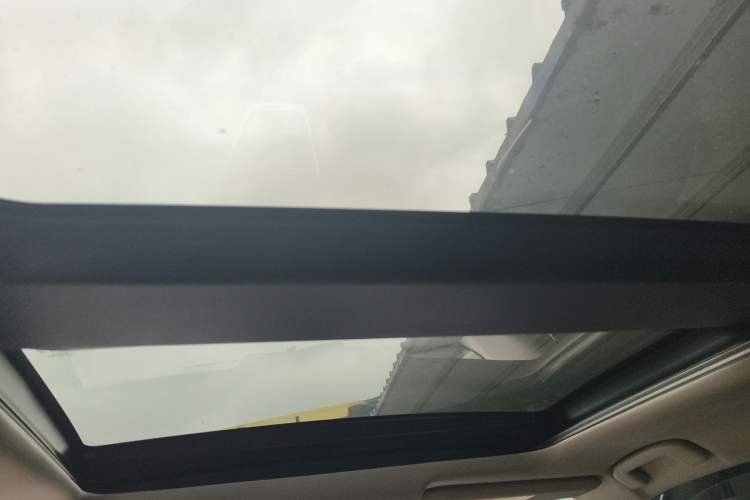 Used Toyota RAV4 2020 2.0L CVT Two-Wheel Drive Prestige Edition Headliner