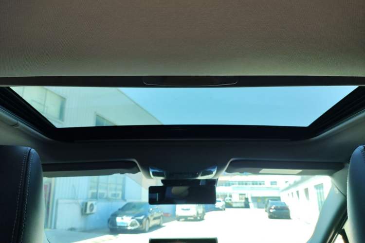 Used Toyota RAV4 2020 Dual-Engine 2.5L E-CVT Two-Wheel Drive Elite Edition Headliner